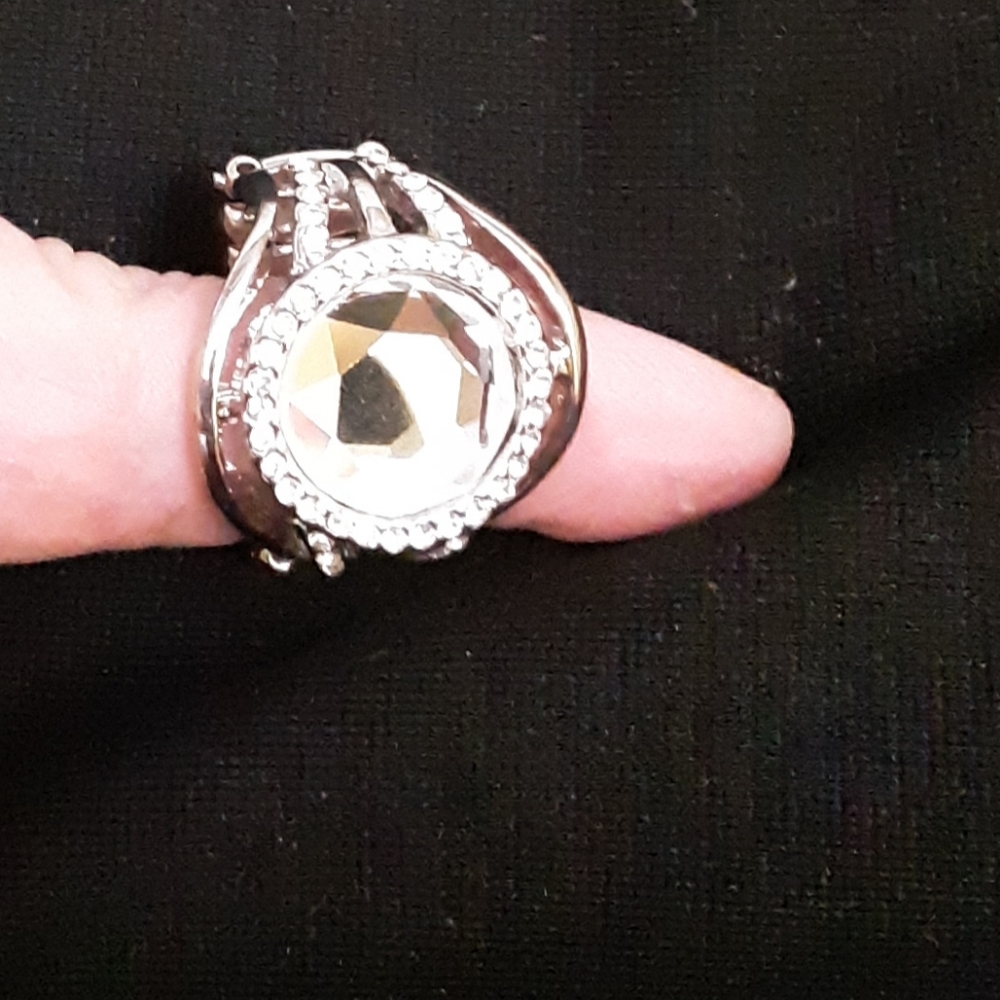 New Costume Flexible crystal like Ring